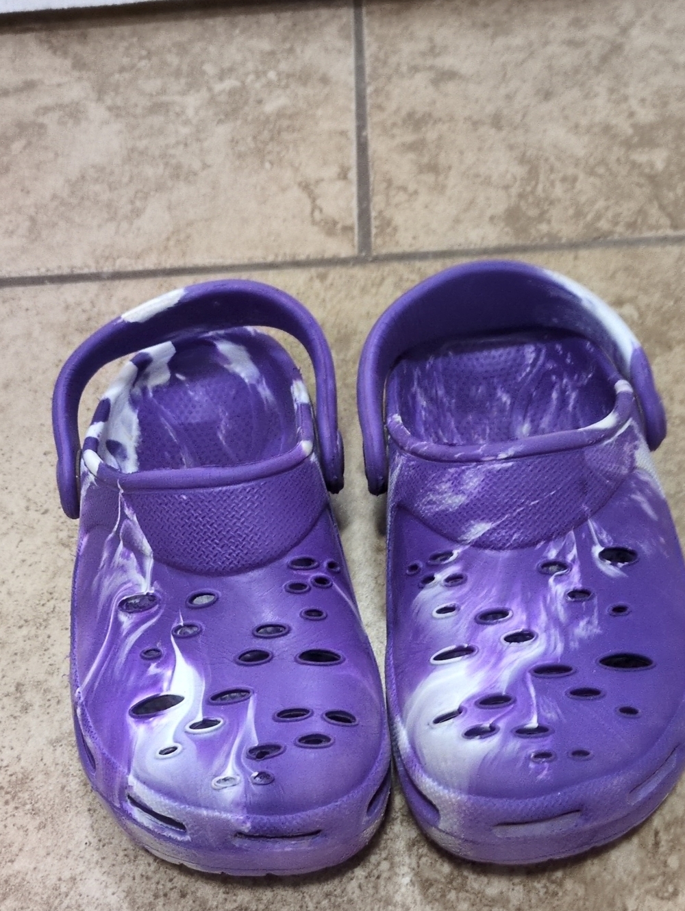 Kids Purple Marble Slip-On Clogs
